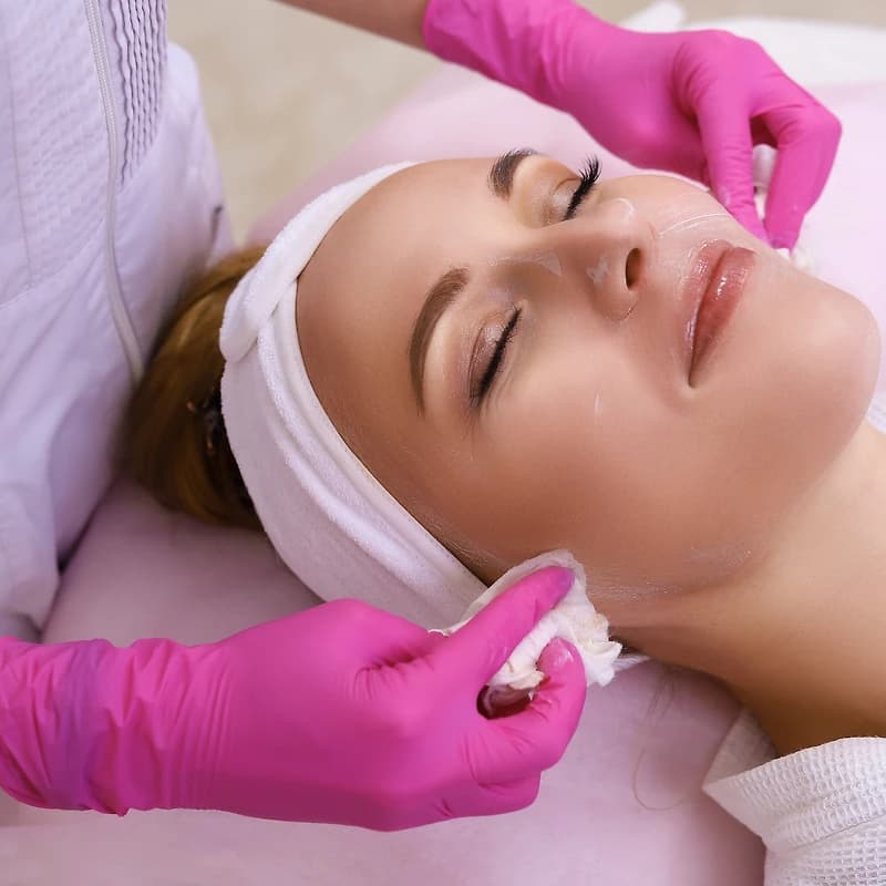 Deep Facial Cleanse + Eyebrow Waxing | 3 Services